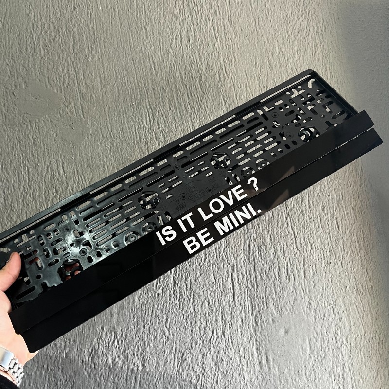 Is It Love  Plakalık 