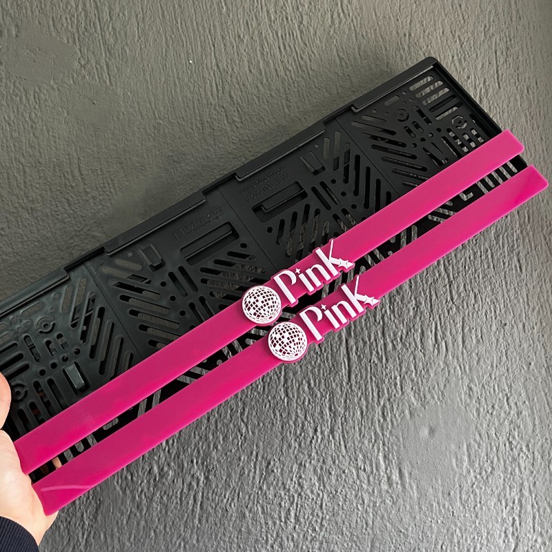 Pembe Zeminli Plakalık