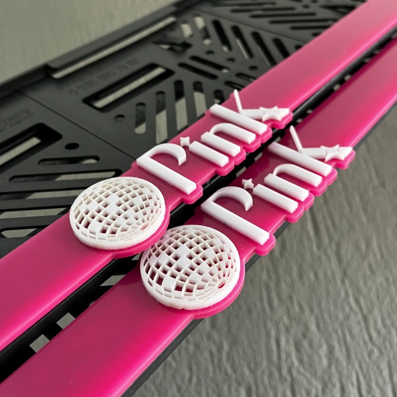 Pembe Zeminli Plakalık