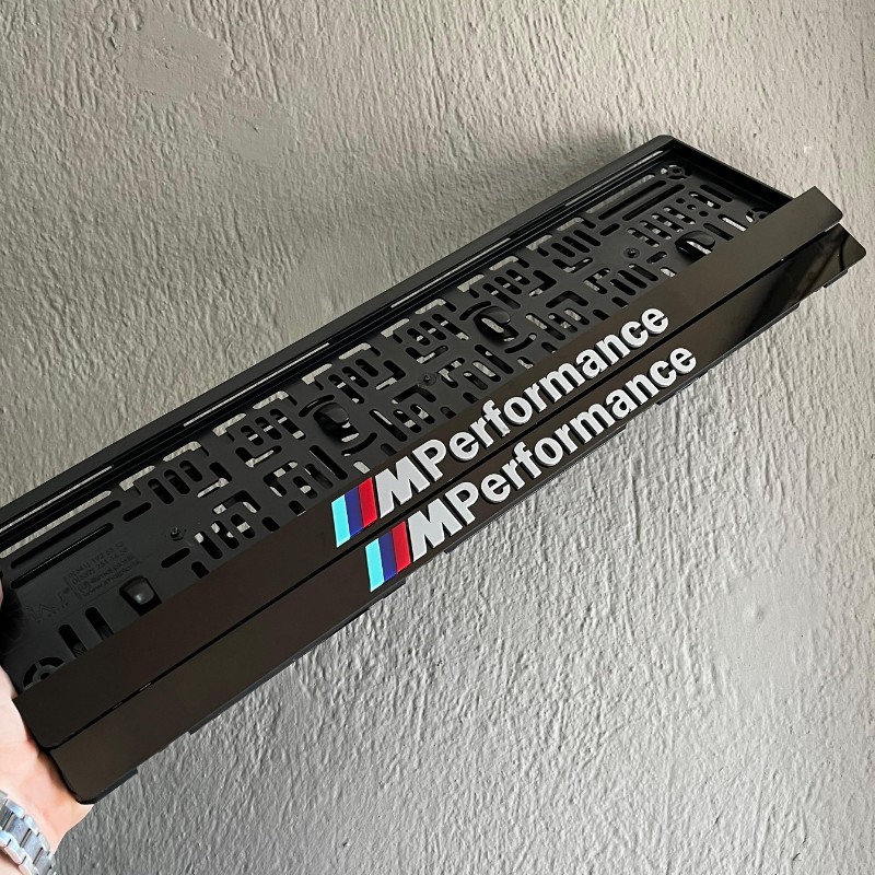 M Performance Plakalık